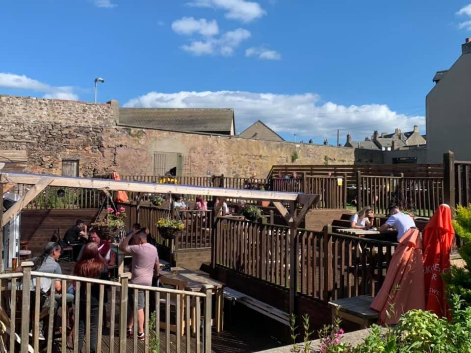 Cutty Sark Inn Eyemouth Bagian luar foto